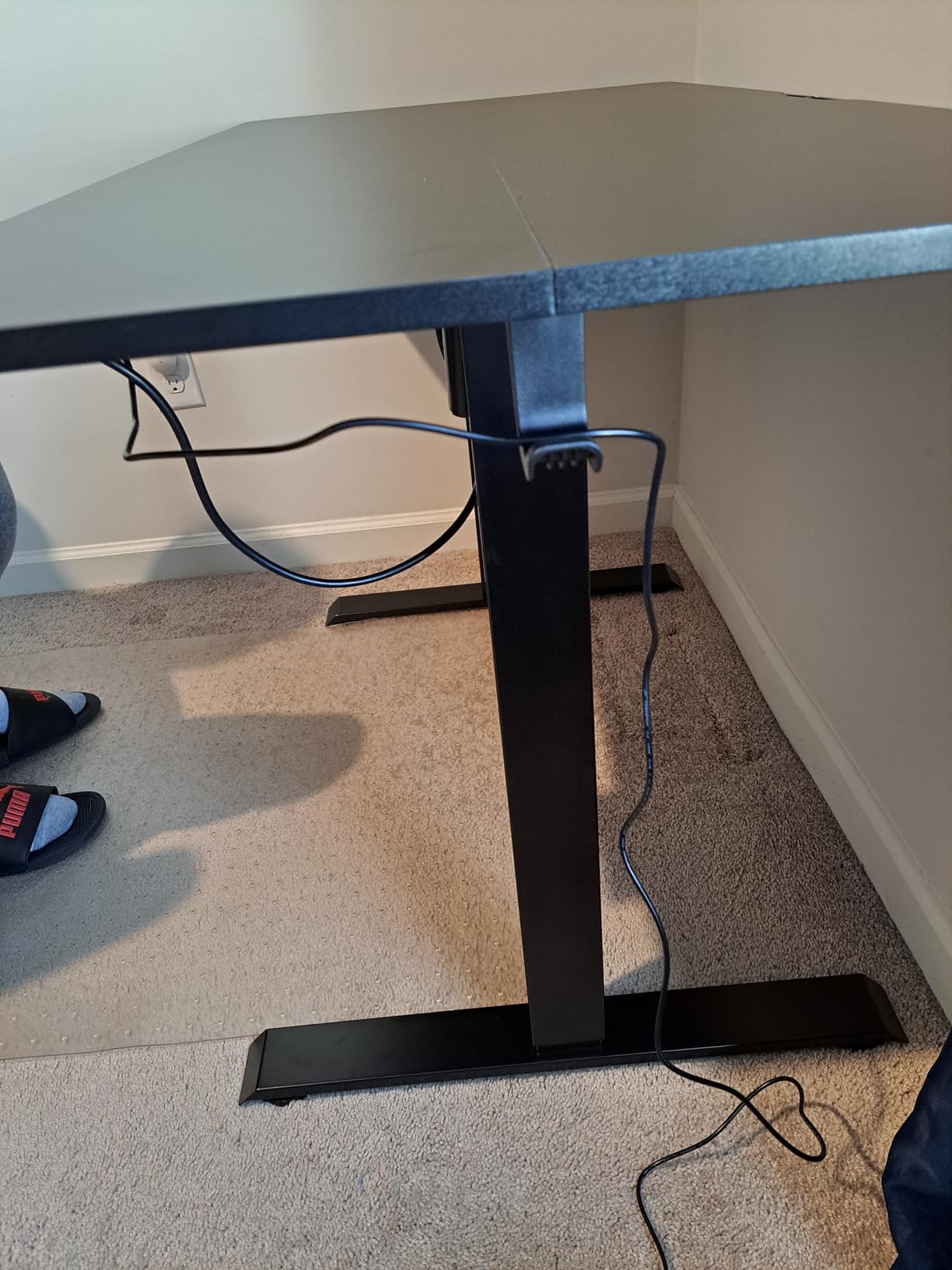Veken 47.2 Inch Large Electric Standing Desk, Gaming Table, Black customer photo 1