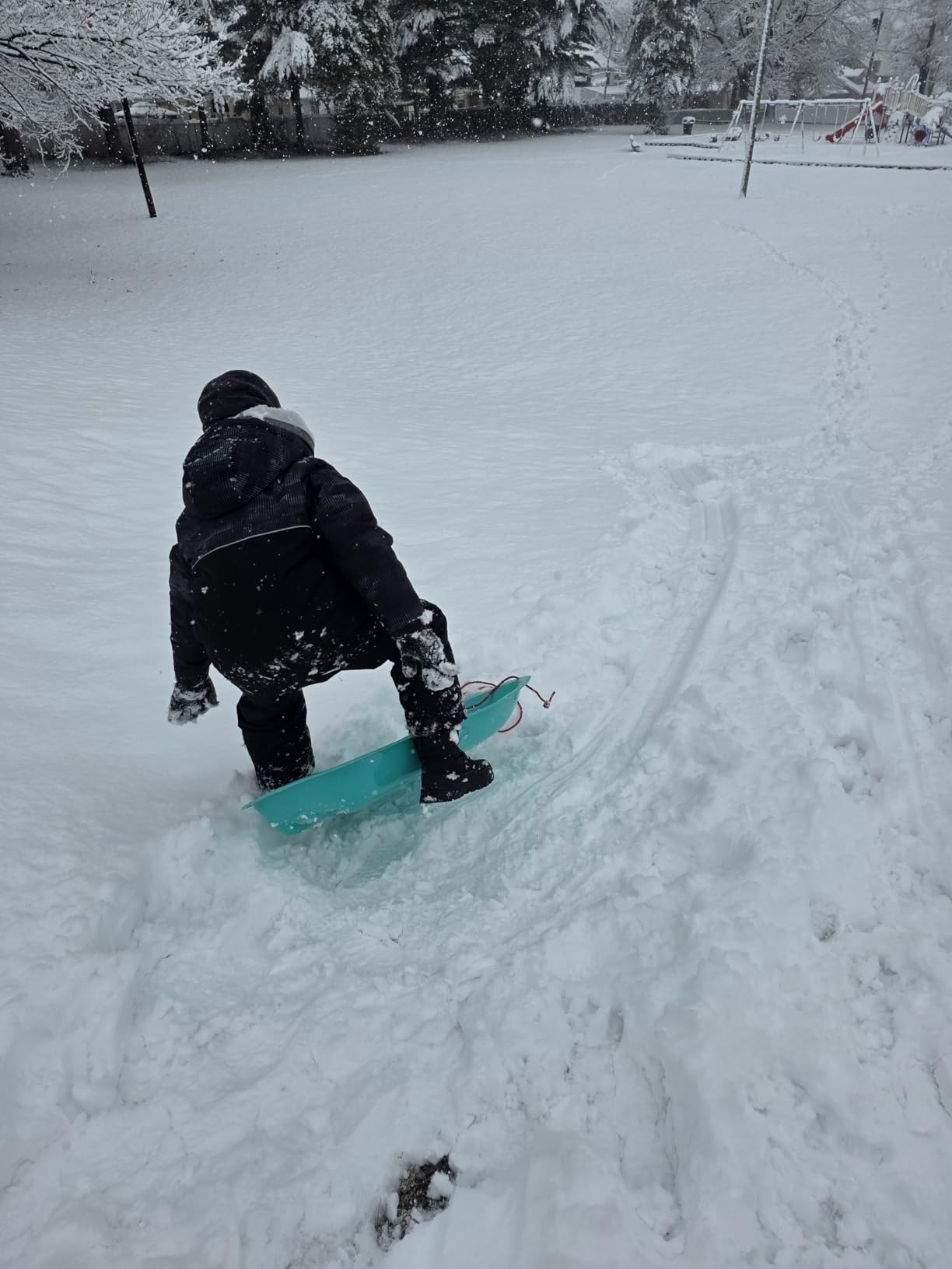 Retrospec Retrorider Plastic Snow Sled – Toboggan Style with Pull Rope, Cold-Resistant Coating, and Hard Bottom for Smooth Downhill Rides – Available for Kids and Adults customer photo 2