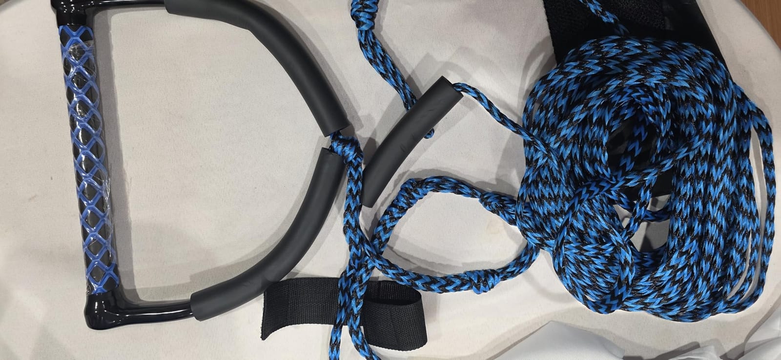 75FT No Stretch Wakeboard Rope and Handle, Floating Dyneema Wakeboard Tow Rope, 4 Sections Adjustable Water Ski Ropes for Wakeboarding, Waterskiing, Kneeboarding and Wakesurfing customer photo 2