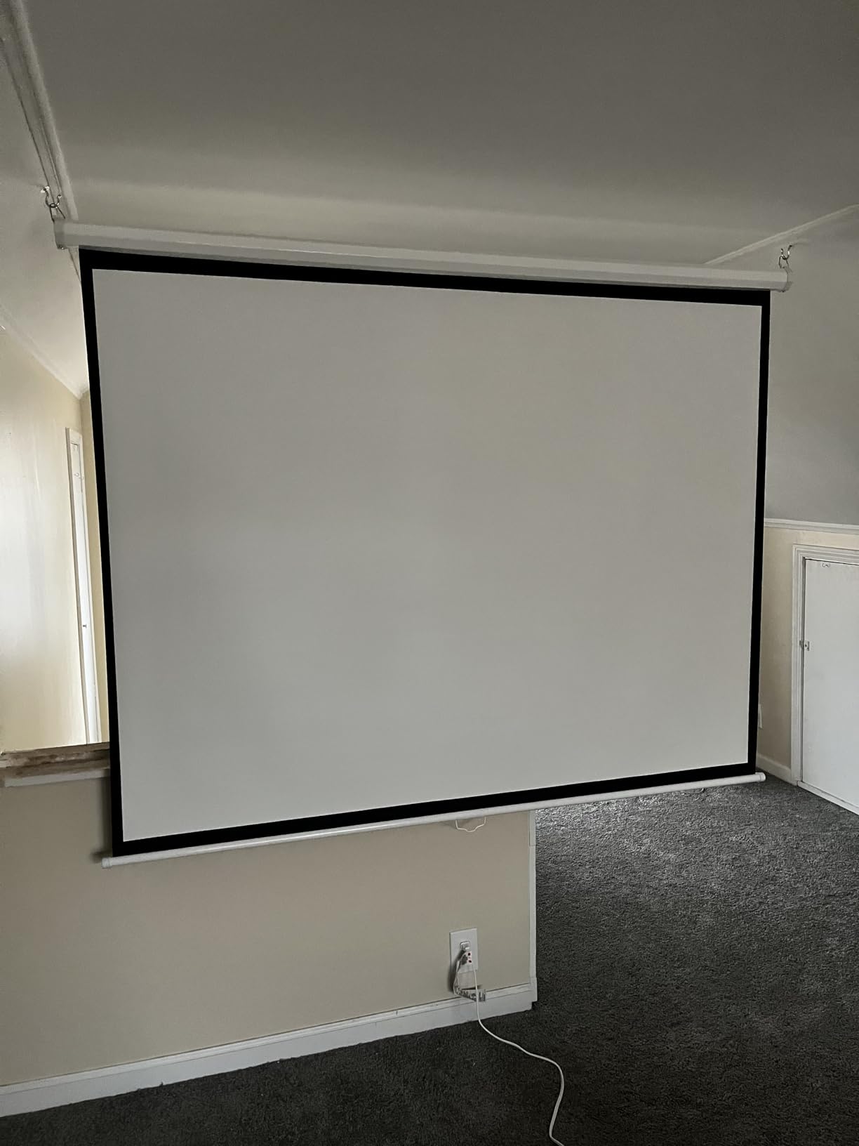 Pyle 84-Inch Pull Down Projector Screen – Manual Roll-Down Matte White Viewing Surface, Auto-Locking Height Adjustment, Wall or Ceiling Mount Design for Home Theater, Office & Classroom Use customer photo 1
