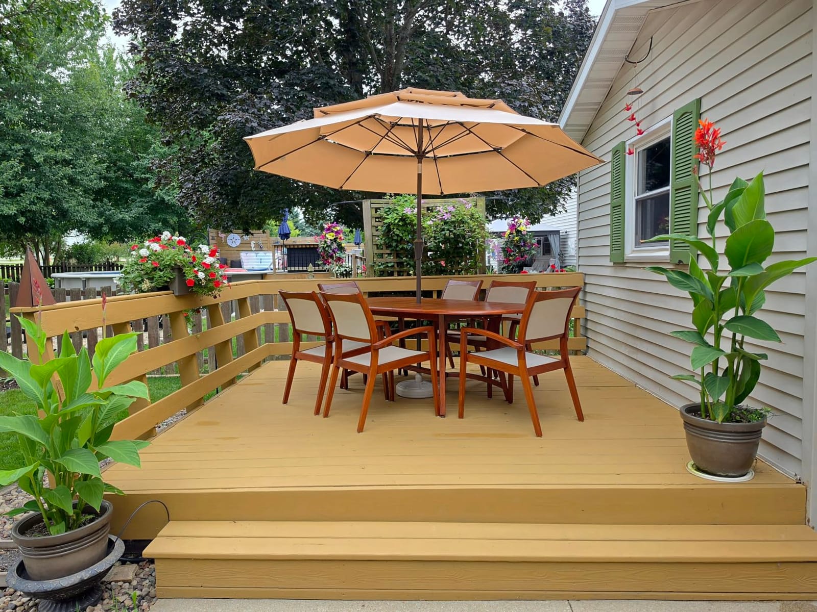 10ft Patio Umbrella, 3-Tier Vented Outdoor Table Umbrella with 8 Sturdy Fiberglass Ribs, Windproof Market Umbrella with Push Button Tilt and Crank, UV Protection for Deck, Pool, Light Gray customer photo 1