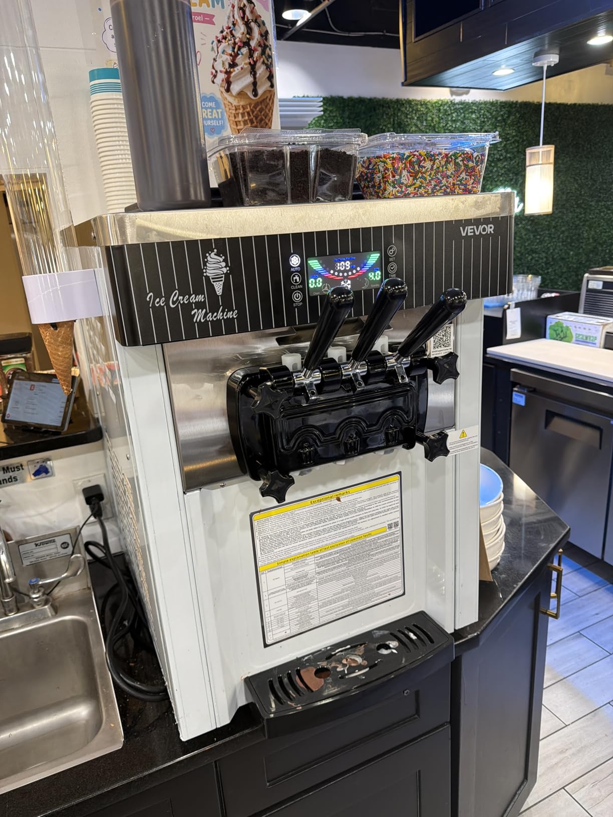 VEVOR Commercial Ice Cream Machine, 20-28L/H Yield, 2200W 3-Flavor Freestanding Soft Serve Ice Cream Maker with 2 x 6L Hoppers & Hopper Agitation, Pre-Cooling Self-Cleaning for Snack Dessert Shops customer photo 2