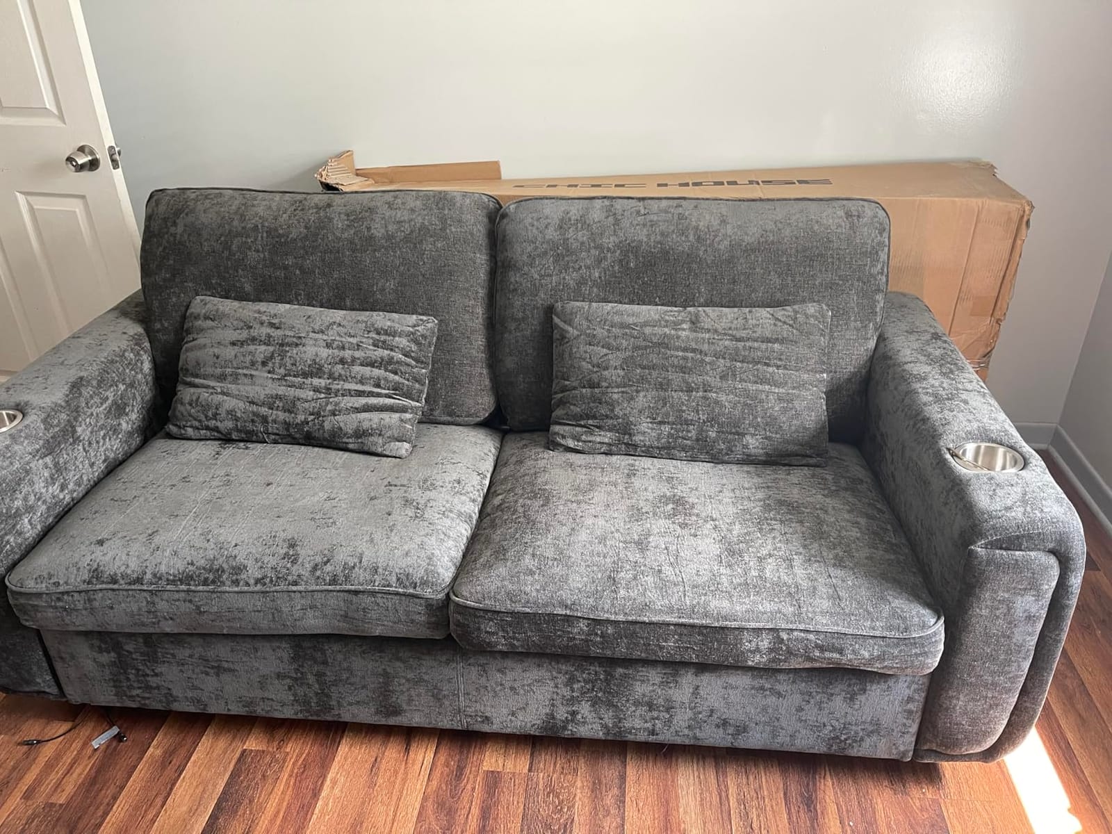 Pull Out Sofa Bed, No Cushion Removal, Queen Sleeper Sofa with USB Fast Charging, Memory Form Mattress, 2-in-1 Convertible Comfy Loveseat Couch Bed for RV, Apartment, and Small Spaces (Green) customer photo 2