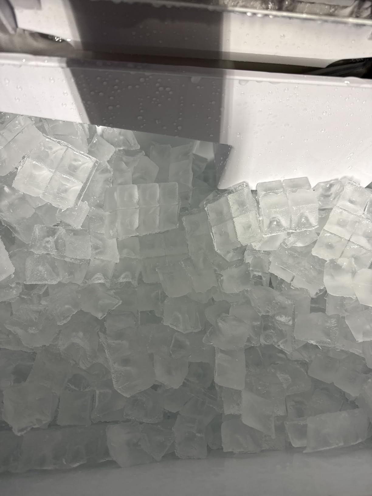 VEVOR Commercial Ice Maker Machine, 120 lbs/24H Ice Production, 19-33 lbs Storage Bin, 45 Cubes per Cycle, Stainless Steel Under Counter & Freestanding Ice Maker with LED Display, Self-Cleaning customer photo 1