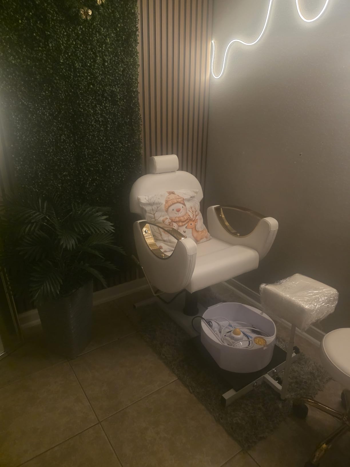 LOUVIXA Pedicure Station No Plumbing, Hydraulic Pedicure Chair for Nail Tech, Height Adjustable Reclining Pedicure Station Unit, with Massage Foot Bath customer photo 2