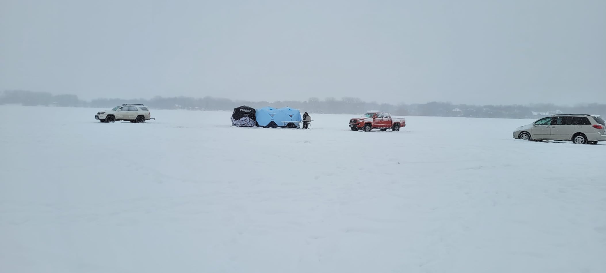 Outsunny Ice Fishing Shelter Portable Insulated | Pop-up Ice Fishing Tent, Ice Shanty, 2 Doors, Carrying Bag customer photo 1