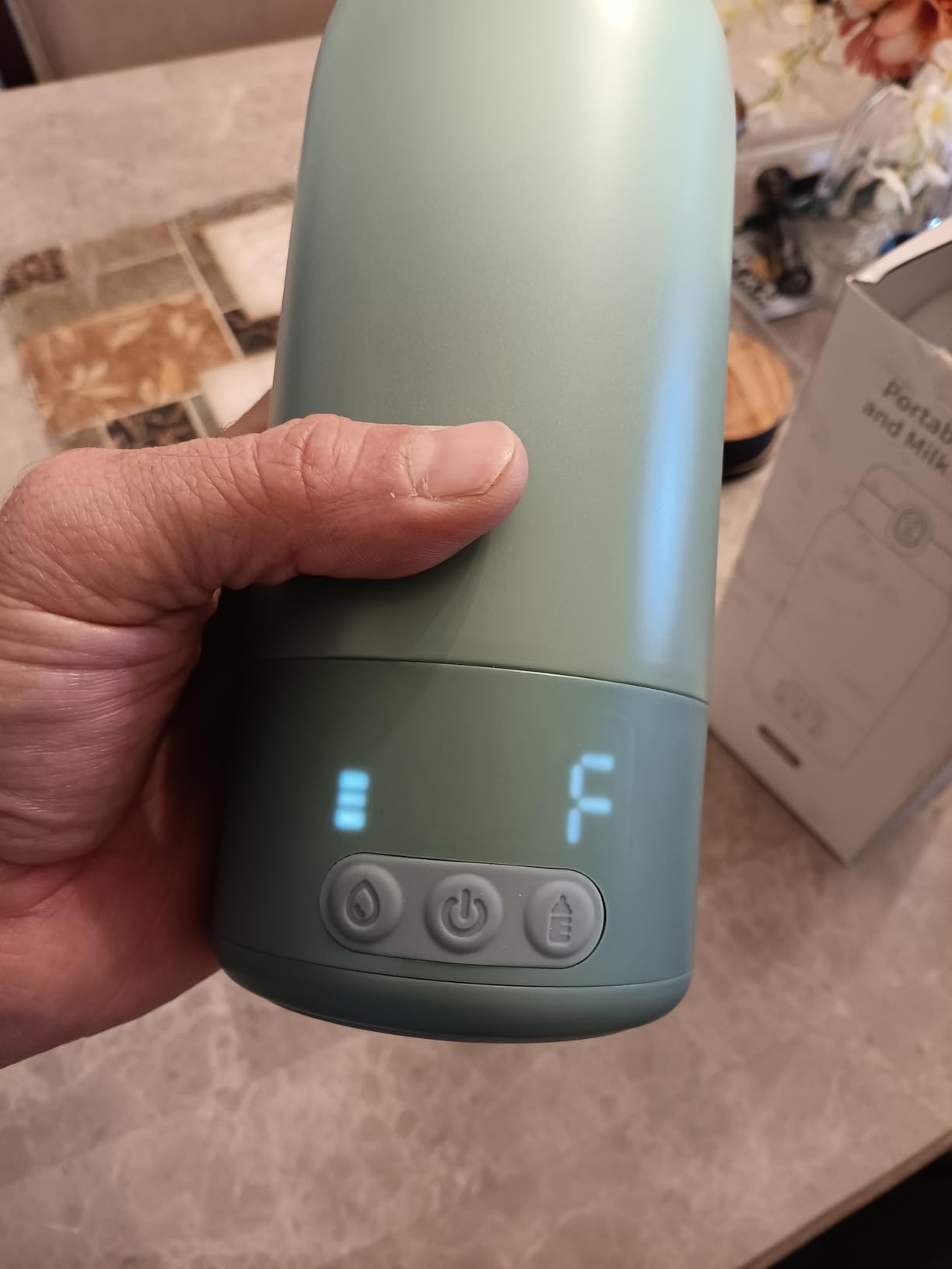 Portable Bottle Warmer for Travel, Baby Milk Warmer with Fast Heating & Long Battery Life, 17 Ounces Large Capacity Bottle Warmer with Long-Lasting Keep Warm Function (Green) customer photo 2
