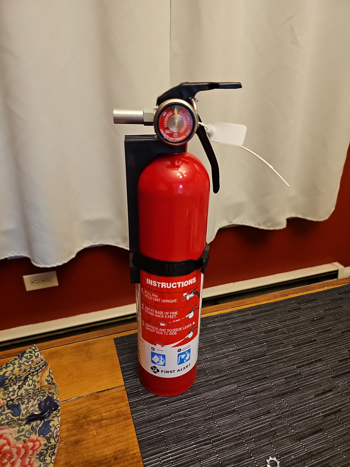 First Alert Fire Extinguisher, Standard Garage Use customer photo 1