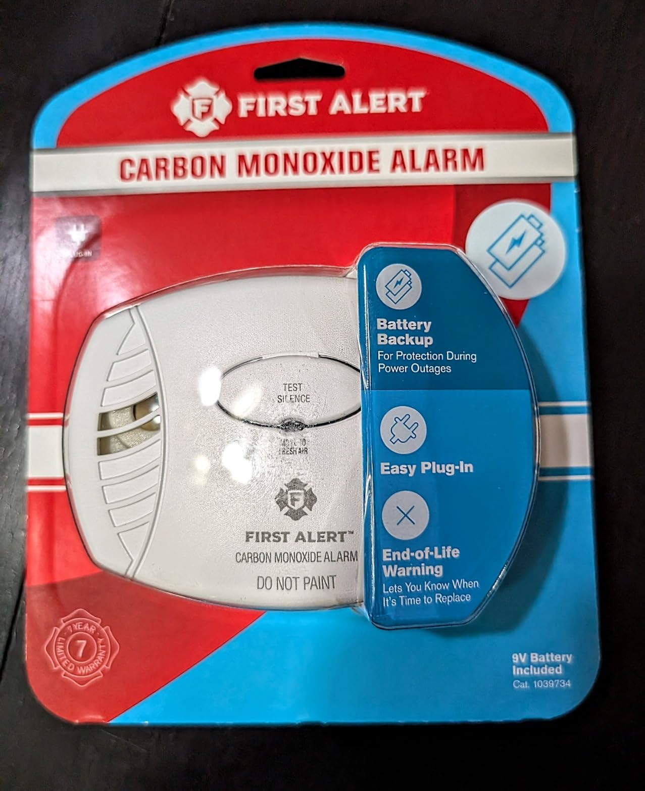FIRST ALERT CO605 Plug-in Carbon Monoxide Detector with Battery Backup, White customer photo 2