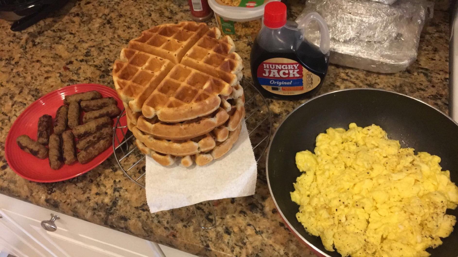Presto 03510 Ceramic FlipSide Belgian Waffle Maker customer photo 2