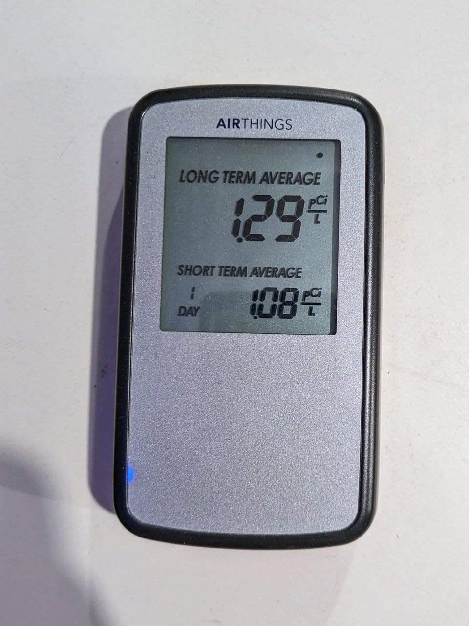 Airthings Corentium Home Radon Detector 223 Portable, Lightweight, Easy-to-Use, (3) AAA Battery Operated, USA Version, pCi/L customer photo 1