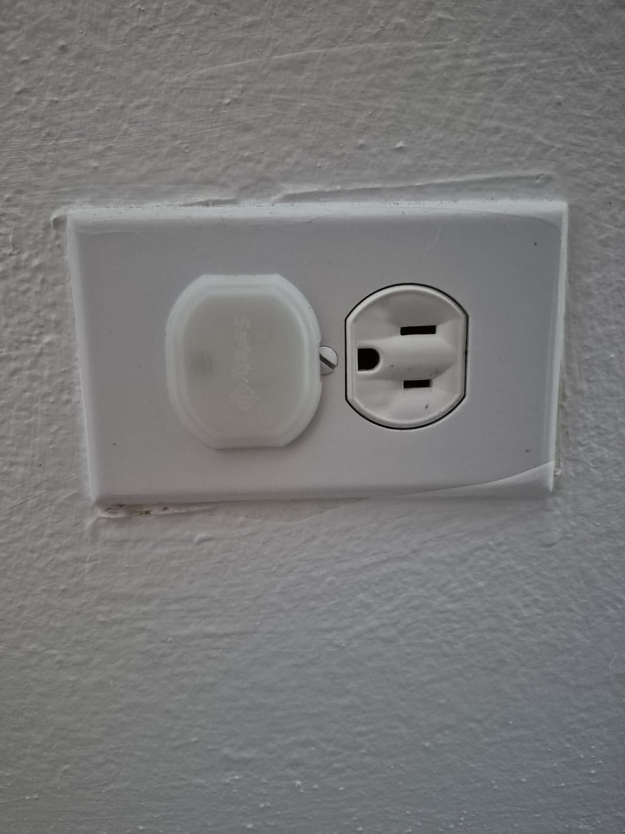Power Gear Electrical Outlet Baby Proof Covers, 30 Pack, Clear customer photo 2