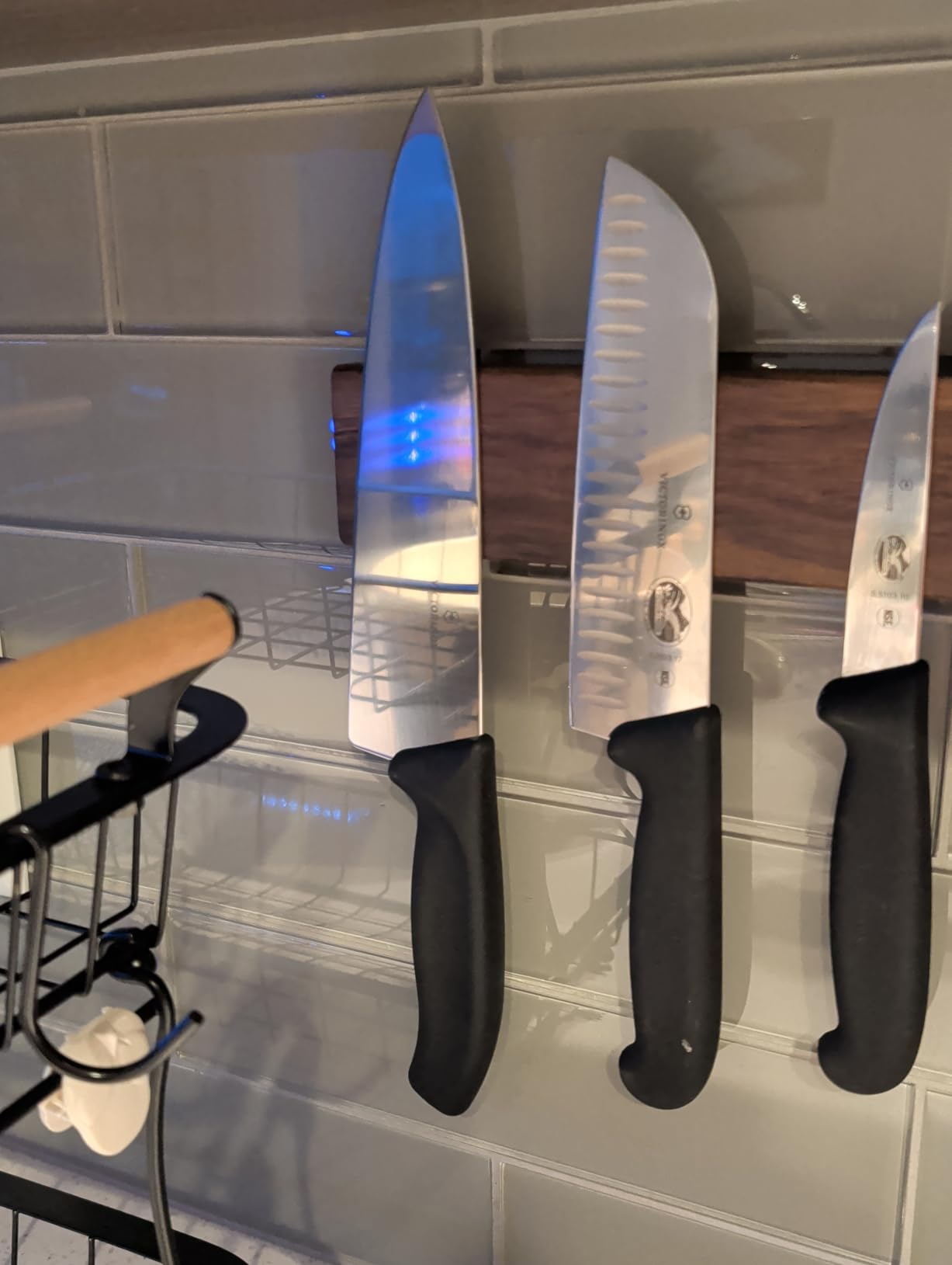 Victorinox 8 Inch Swiss Classic Chef's Knife - Non-Slip Stainless Steel customer photo 2