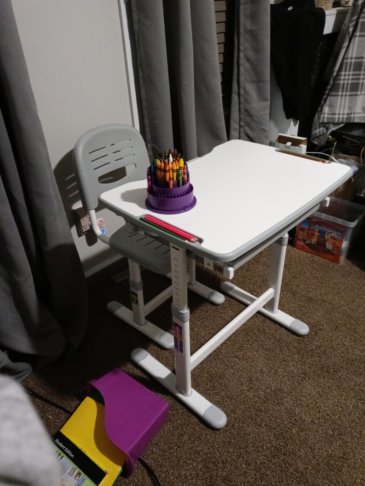 VIVO Height Adjustable Children's Desk and Chair Set customer photo 2