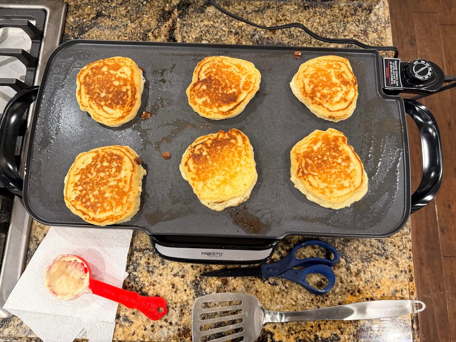 Presto 07062 22-Inch Ceramic Electric Griddle with Removable Handles customer photo 2