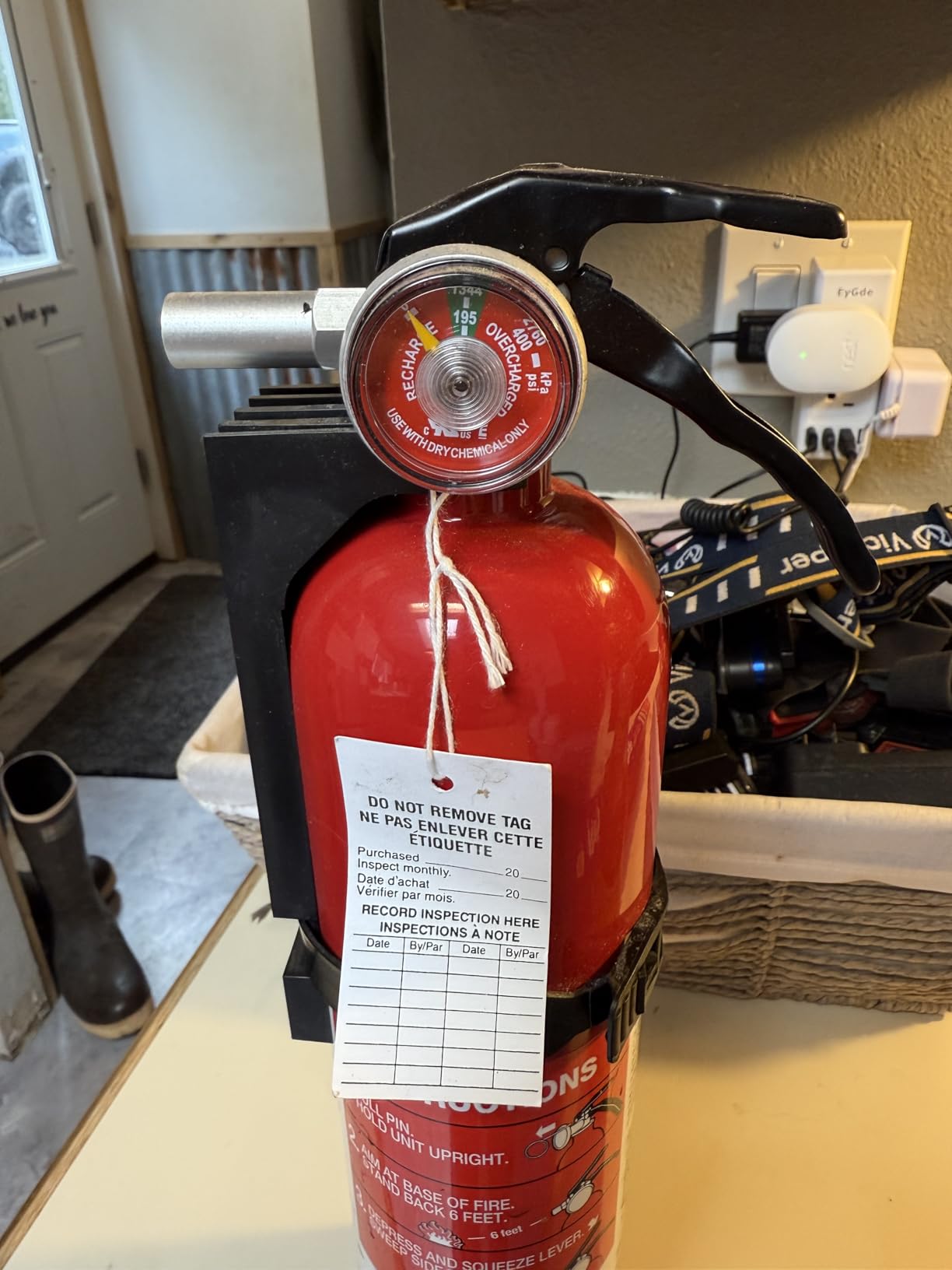 First Alert Fire Extinguisher, Standard Home Use customer photo 2