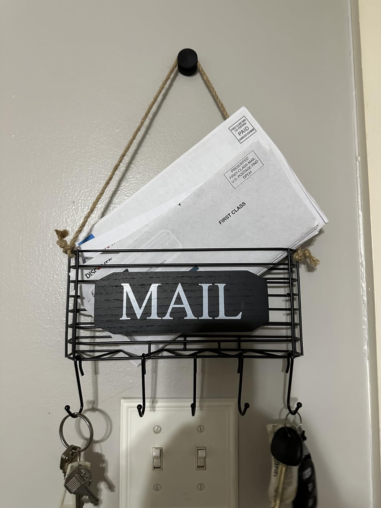 SRIWATANA Mail Organizer Wall Mount, 5 Key Hooks, Small, Carbonized Black customer photo 1