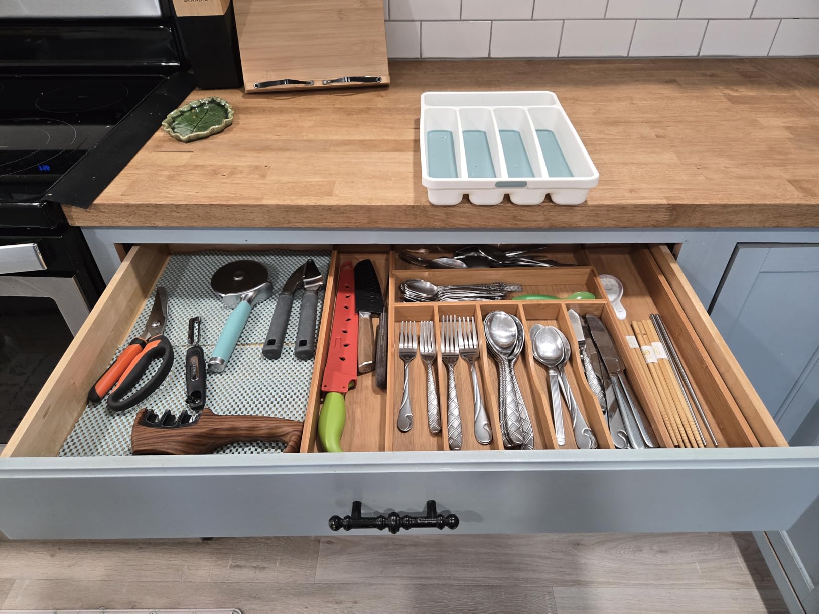 ROYAL CRAFT WOOD Luxury Bamboo Kitchen Drawer Organizer - Silverware Organizer, Utensil Holder & Cutlery Tray Drawer Dividers for Flatware (9 Slot, Natural) customer photo 1