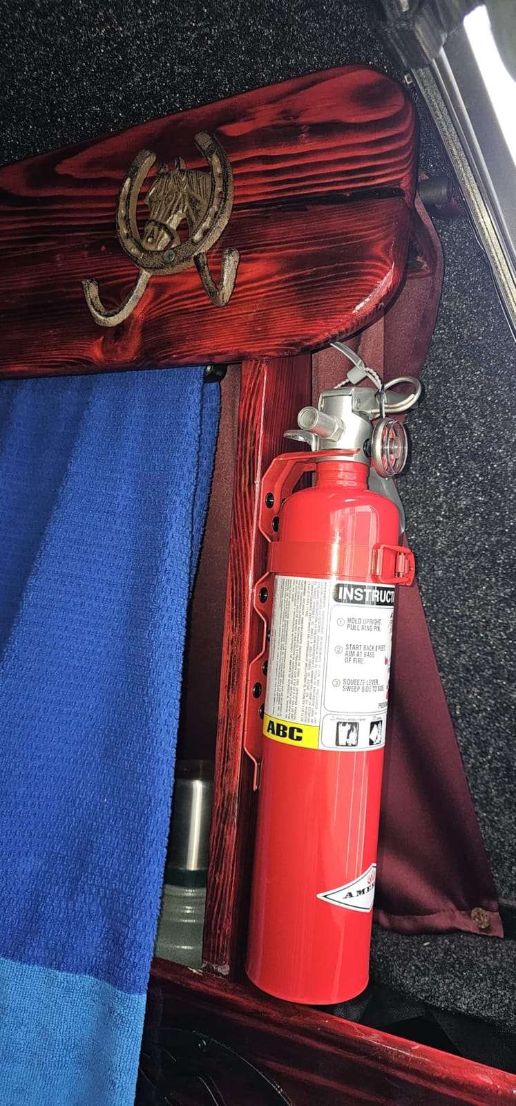 Amerex B456, 10lb ABC Dry Chemical Class A B C Multi-Purpose 10 Pound Fire Extinguisher with Wall Bracket customer photo 1
