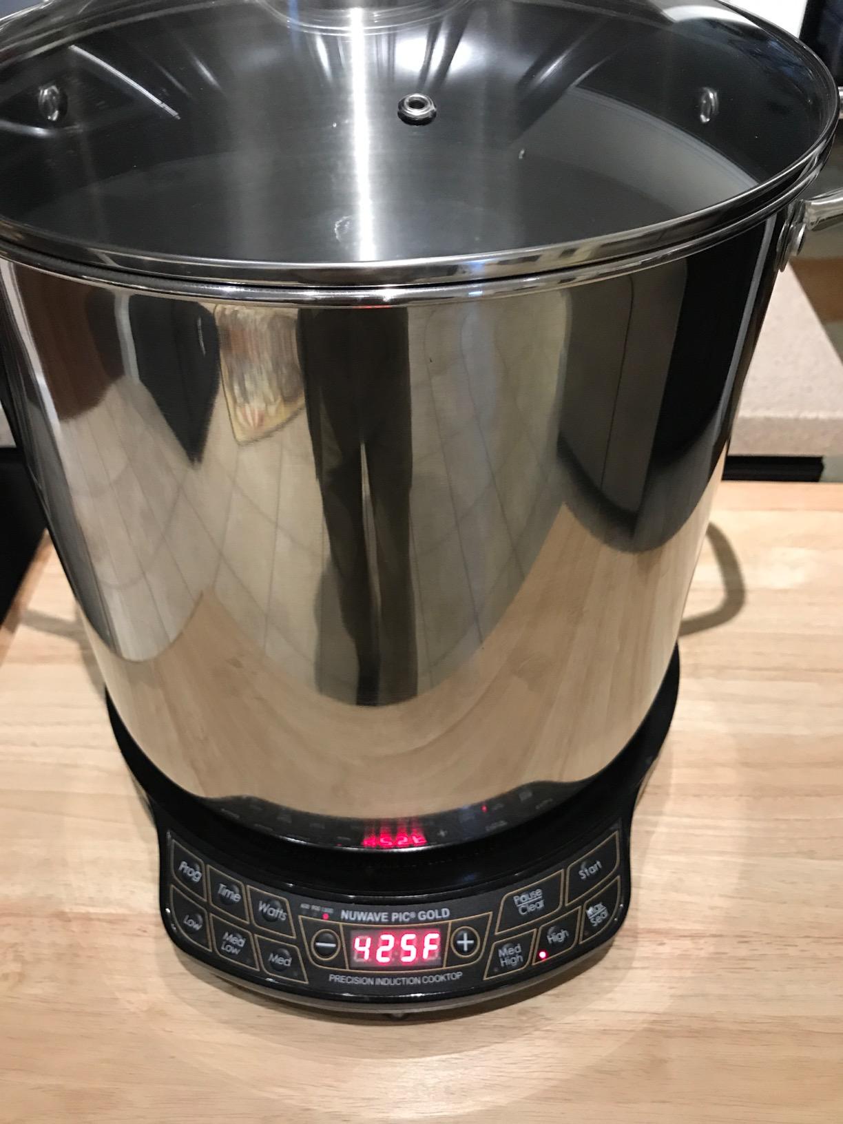 HOMICHEF LARGE STOCK POT 24 Quart With Lid - Nickel Free Stainless Steel Cookware Stockpot 24 Quart - Healthy Cookware Polished Stockpots - Heavy Duty Induction Pot Soup Pot With Lid customer photo 1