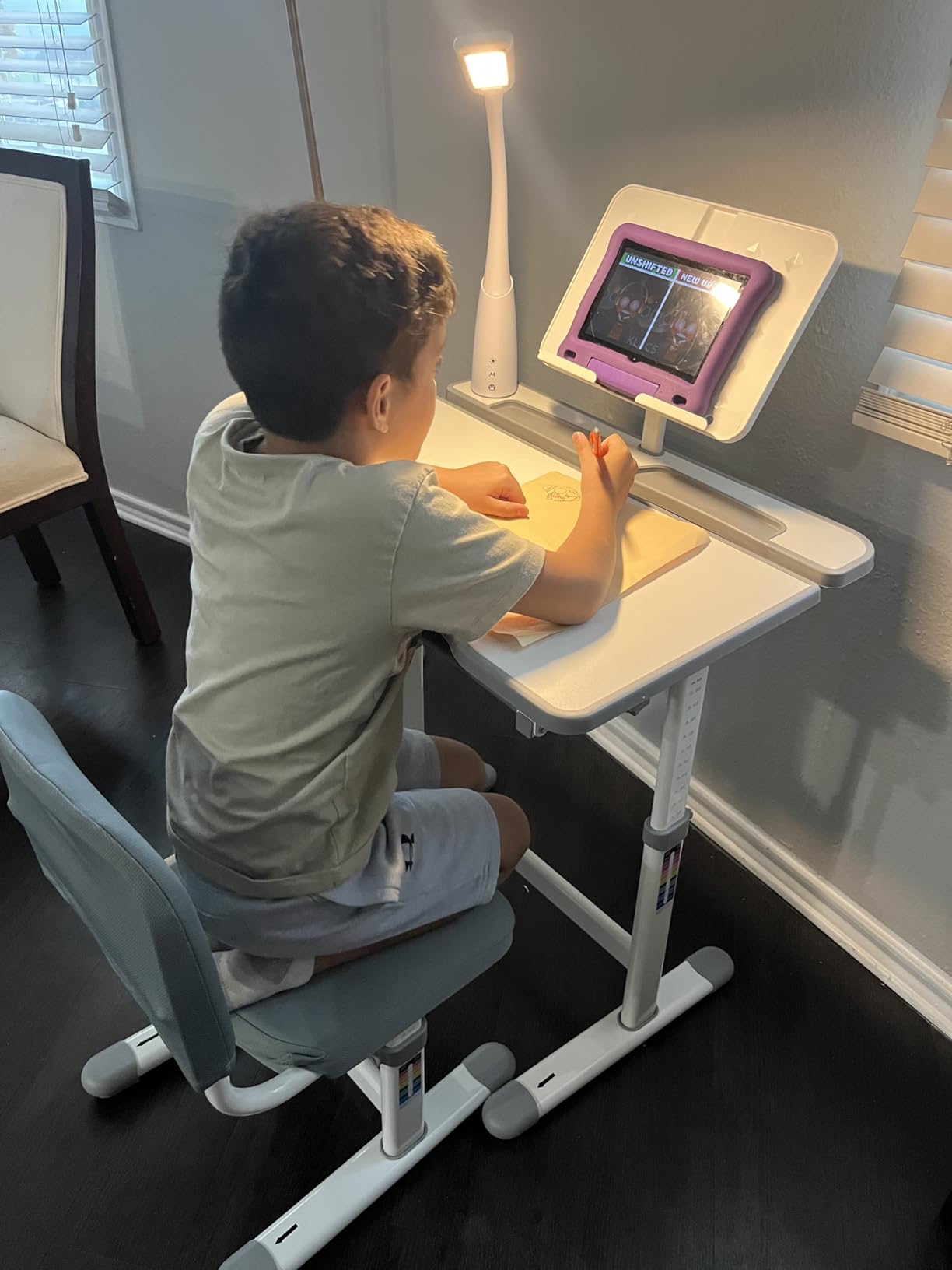 Artist hand Kids Desk and Chair Set, Ergonomic Height Adjustable Kids Desk with Tiltable Desktop, LED Light & Pull-Out Drawer, Kids Drawing Table Study Desk for Kids 3-12 Boys Girls, Pink customer photo 2