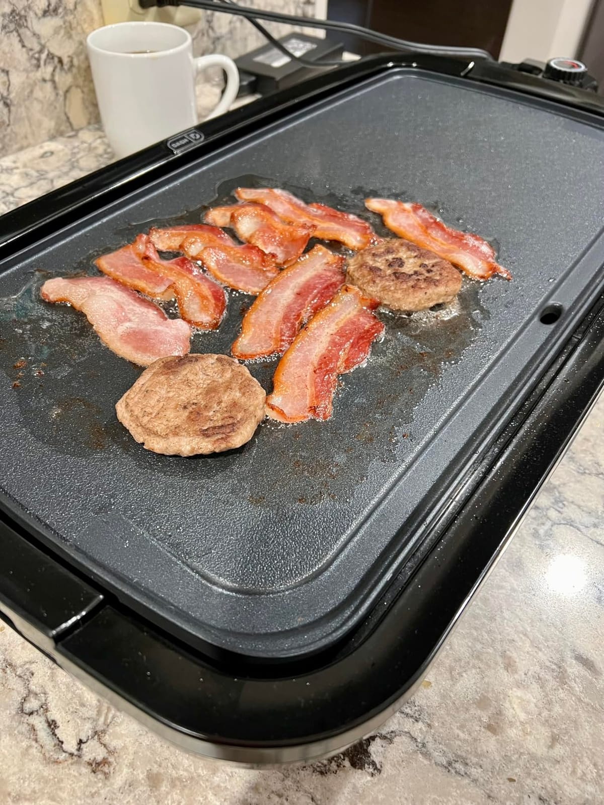 Dash Deluxe Everyday Electric Griddle, Removable Nonstick Plate, Black customer photo 2