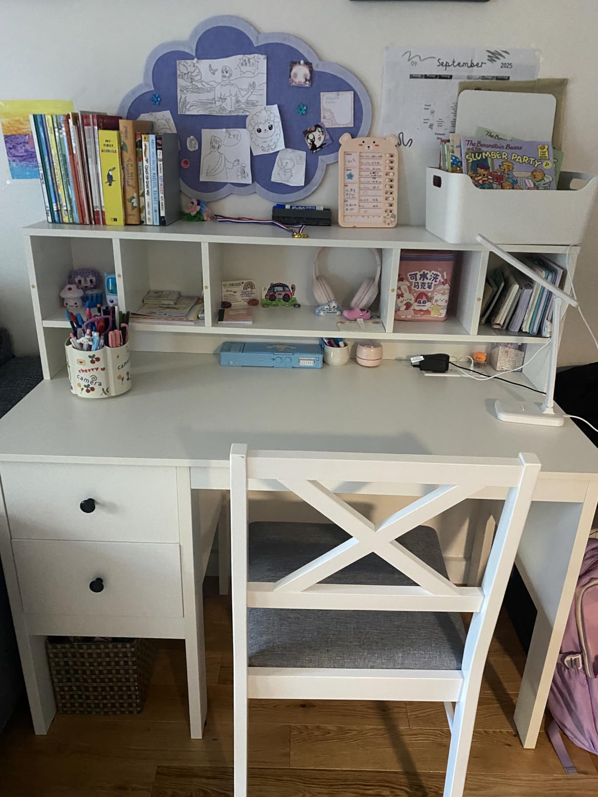 Tangkula White Desk with Drawers & Hutch, Modern Home Office Desk Writing Study Desk with Charging Station, Laptop Desk with 5 Storage Compartments, Computer Workstation Makeup Vanity Desk customer photo 2