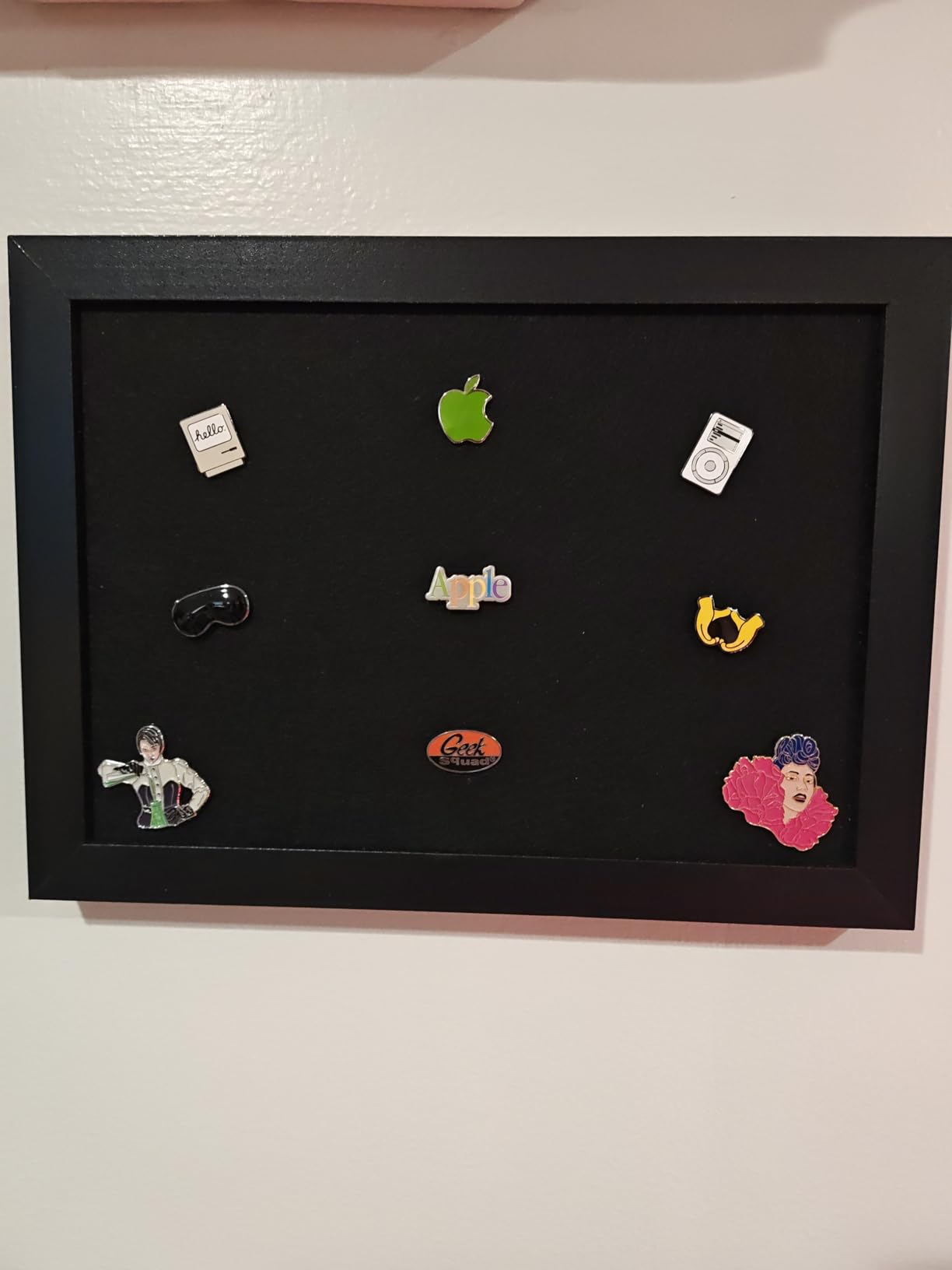 TORASO Cork Board Bulletin Board with Felt,Wood Framed Display Bulletin Board for Walls with Pins, Eye Bolts, gaskets, Screws, Pin Board for Office, School and Home(Black,1pc) customer photo 2