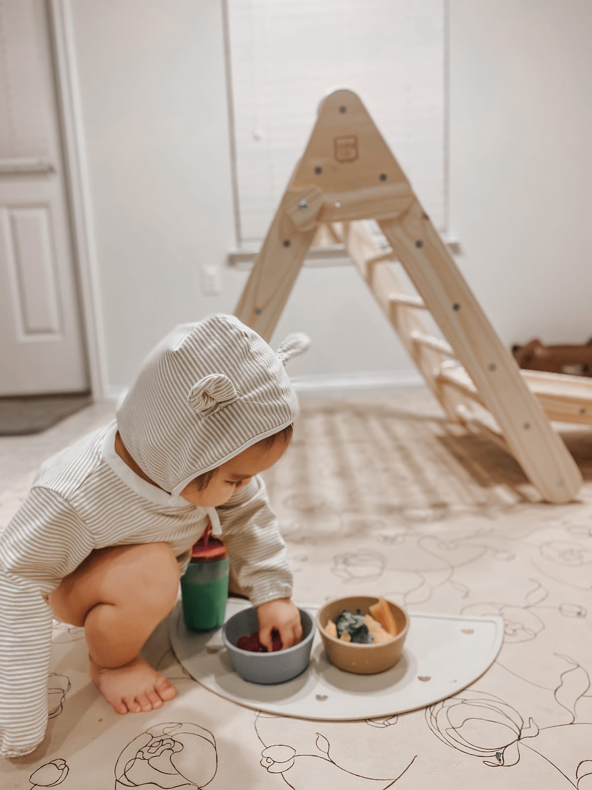 mushie Silicone Suction Bowl | BPA-Free Non-Slip Design (Ivory) customer photo 2