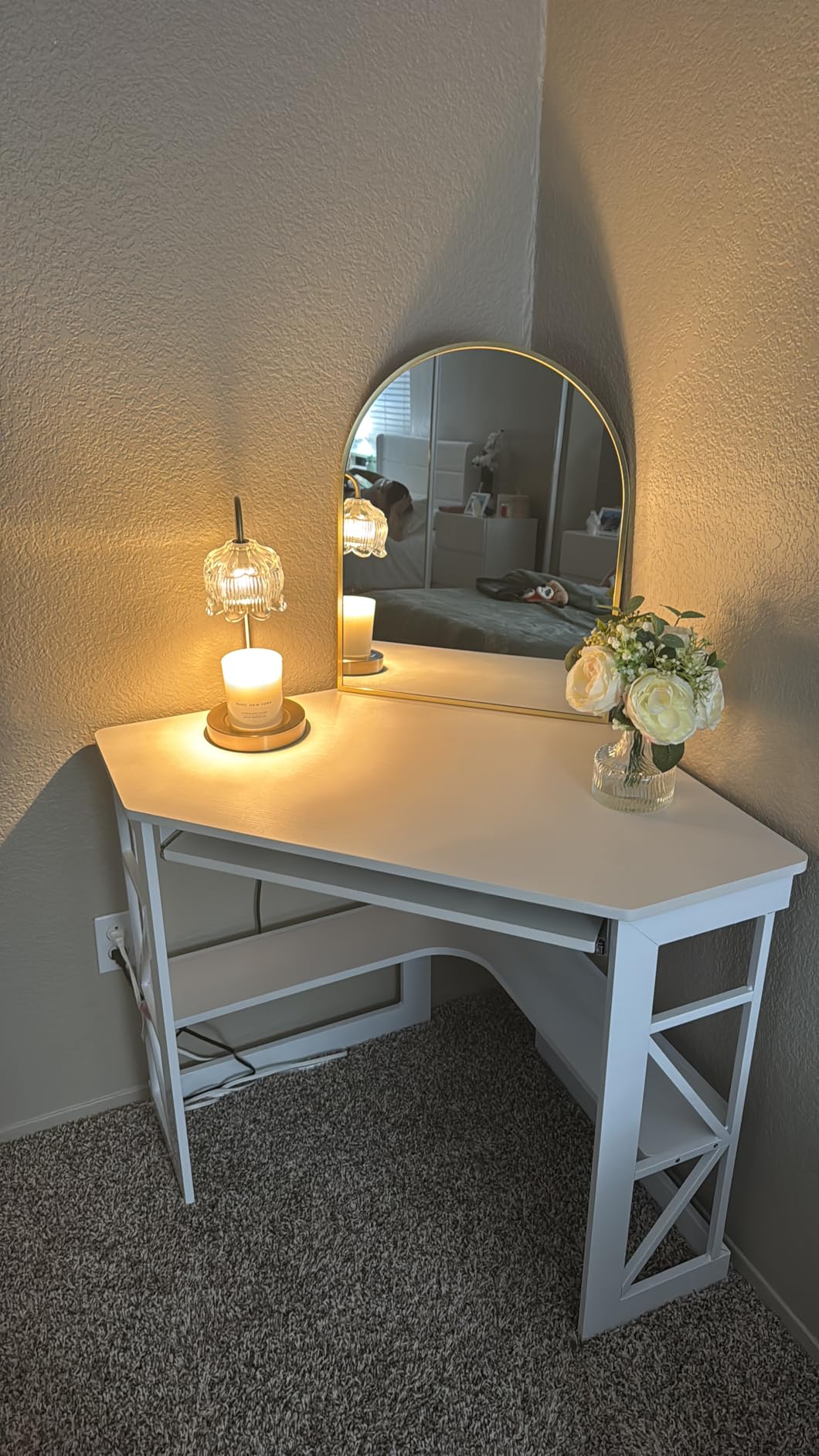 VECELO Corner Desk Computer Desk Writing Table with Smooth Keyboard Tray & Storage Shelves,Compact Home Office Triangle Table,Black customer photo 2