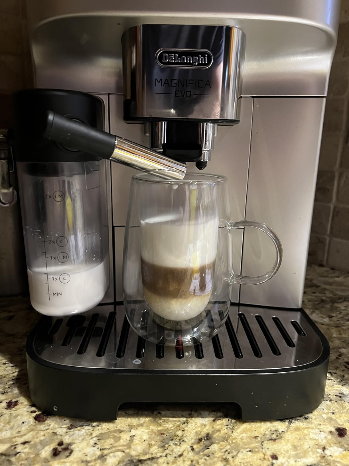De'Longhi Magnifica Evo Automatic Espresso Machine, Milk Frother, Silver customer photo 2