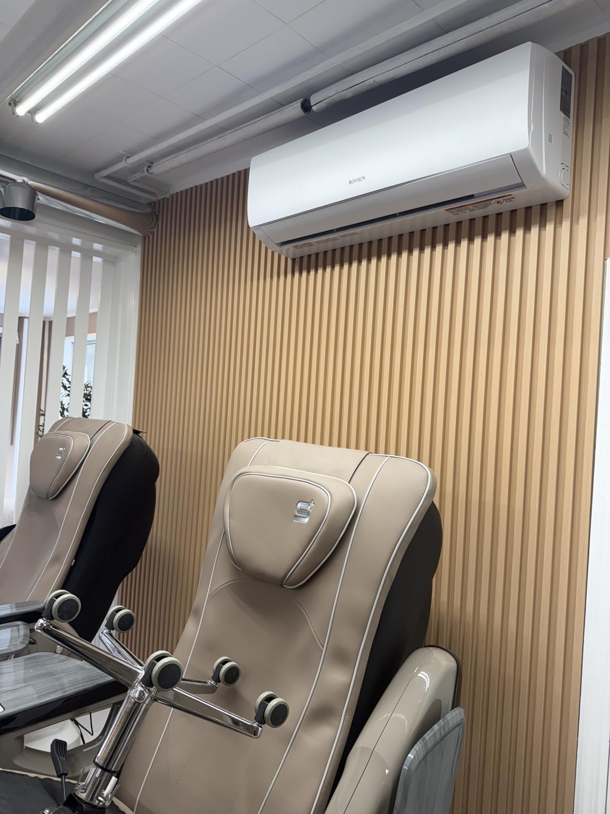 ROVSUN 18000 BTU Wifi Enabled Mini Split Air Conditioner & Heater with Inverter, 20 SEER2 Energy Saving 230V Ductless Split AC Unit with Pre-Charged Condenser, Heat Pump & Installation Kit customer photo 1