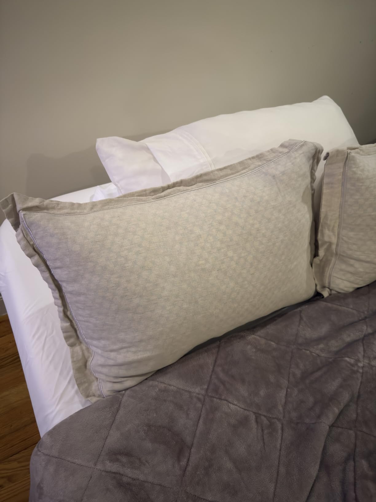 EASELAND Cooling Queen Size Firm Pillows, Shredded Memory Foam Set of 2 customer photo 2
