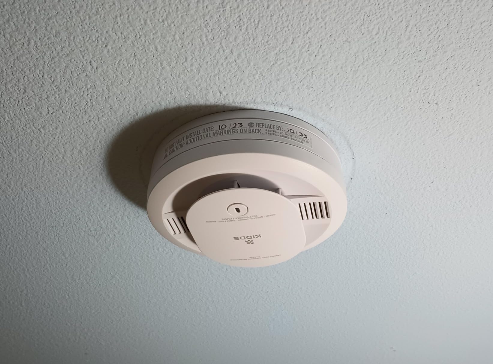 Kidde Smoke & Carbon Monoxide Detector, AA Battery Powered, not wired, Voice Alerts, LED Warning Light Indicators customer photo 2