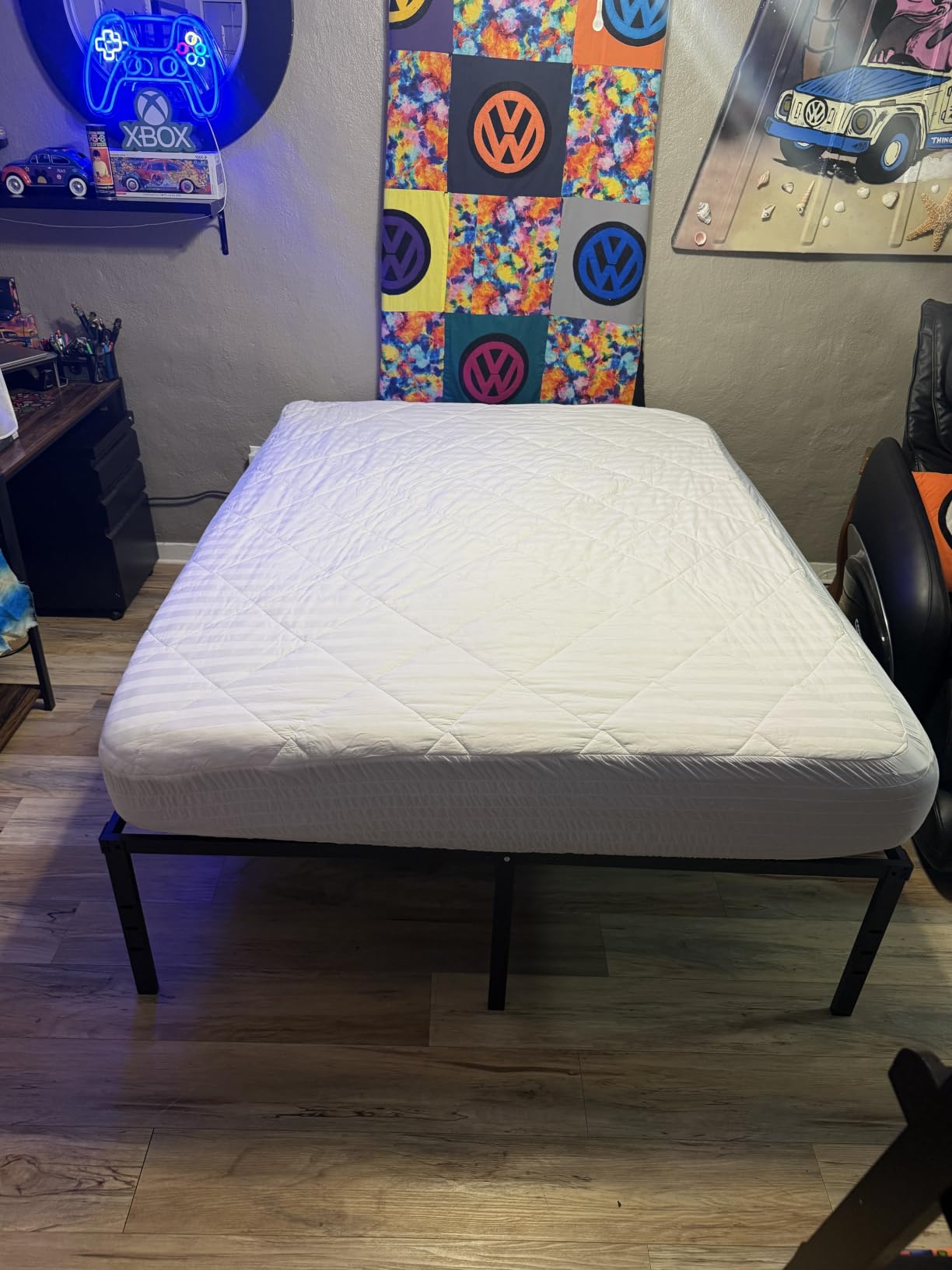 HLIPHA Metal Platform Bed Frame 18 Inch Tall,No Box Spring Needed,King Size Bed with Heavy Duty Strong Support Slats,Easy to Assemble,Black customer photo 1