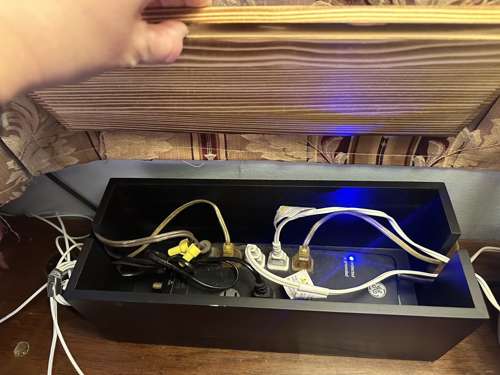 Bivvclaz Large Cable Management Box, Wooden Cord Organizer Box for Desk, Floor, Office to Hide Extension Cords Power Stripes Surge Protectors Chargers Wires, Black customer photo 1