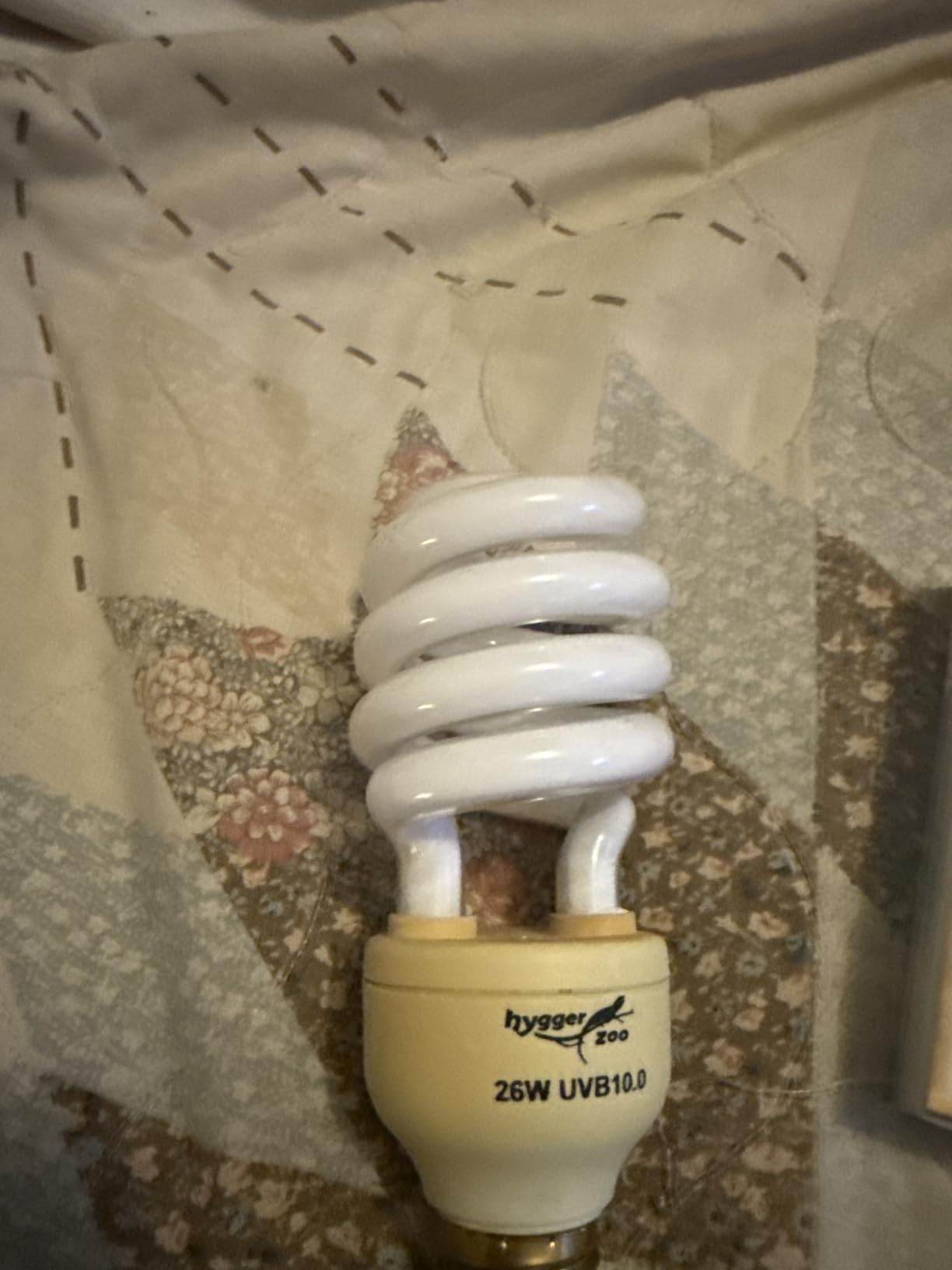UVB Bulb for Reptiles, 10.0 26W UVB Light for Reptiles, Hygger zoo UVA UVB Reptile Light Bulb Reptile UVB Bulb UVB Light for Bearded Dragon Turtle Lizard Reptile Lamp Terrarium Lamp for Desert Reptile customer photo 2