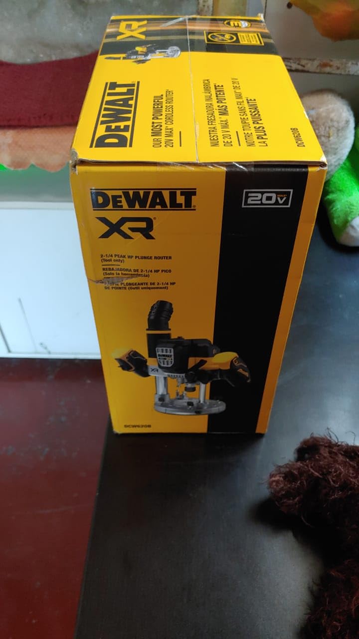 DEWALT 20V MAX XR 2-1/4 Peak HP Plunge Router (Tool Only) (DCW620B) customer photo 1