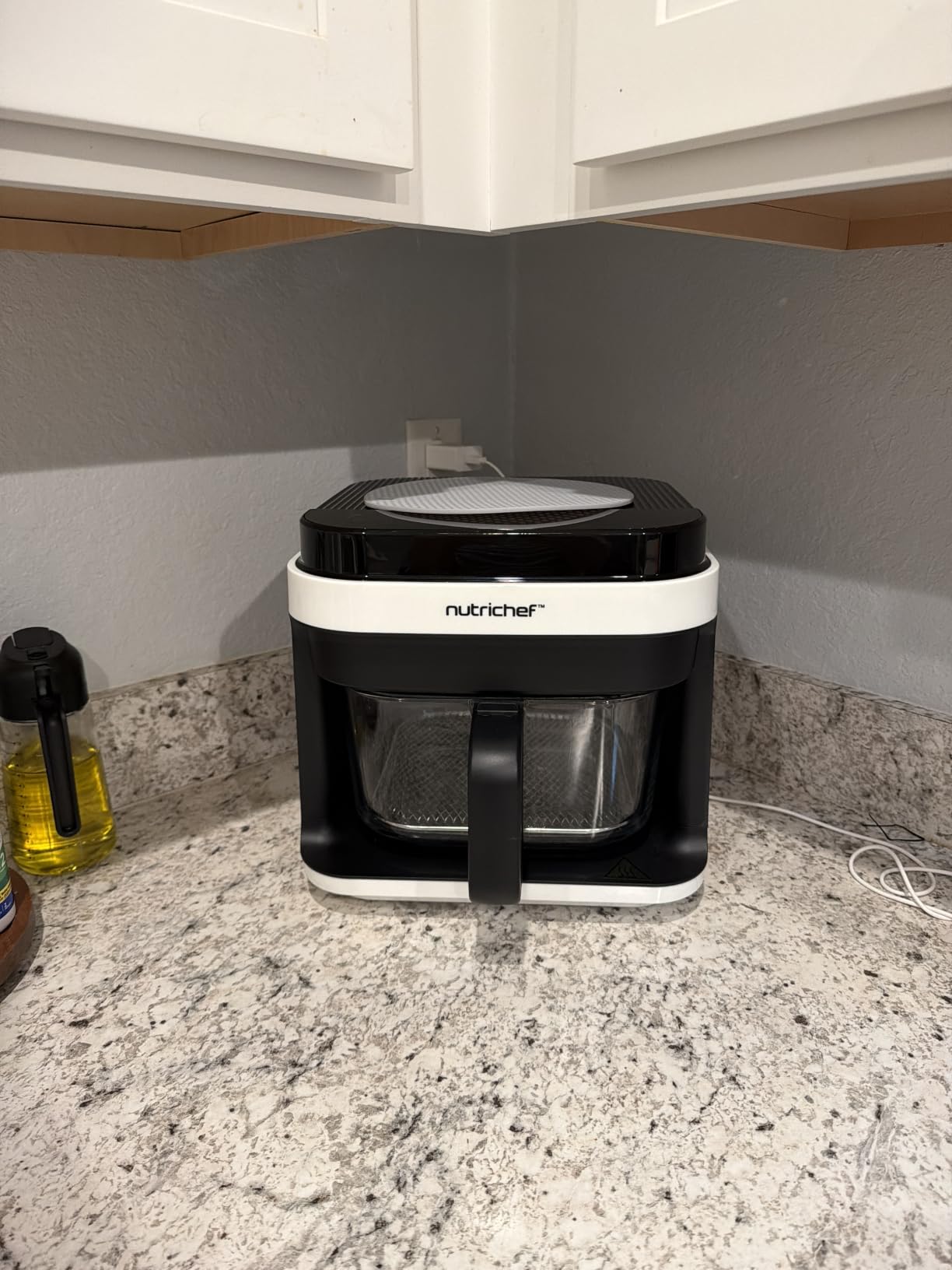 Nutrichef 5.8 Quart Air Fryer | 8-1 Preset Cook Modes | Transparent Fry Bowl for Best Cooking Results | Cook Shrimp, Steak, Fries, Wings, Chicken & More | Precise Temperature Control & Time | Grey customer photo 1
