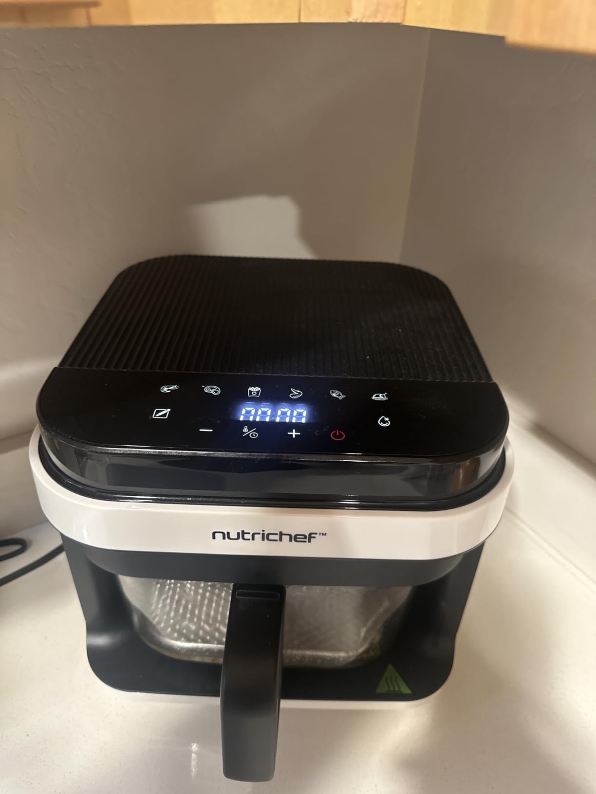 Nutrichef 5.8 Quart Air Fryer | 8-1 Preset Cook Modes | Transparent Fry Bowl for Best Cooking Results | Cook Shrimp, Steak, Fries, Wings, Chicken & More | Precise Temperature Control & Time | Grey customer photo 2