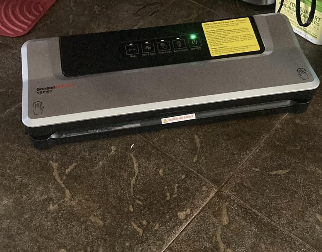 Bonsenkitchen Vacuum Sealer Machine With 5 Vacuum Bags,Black customer photo 1