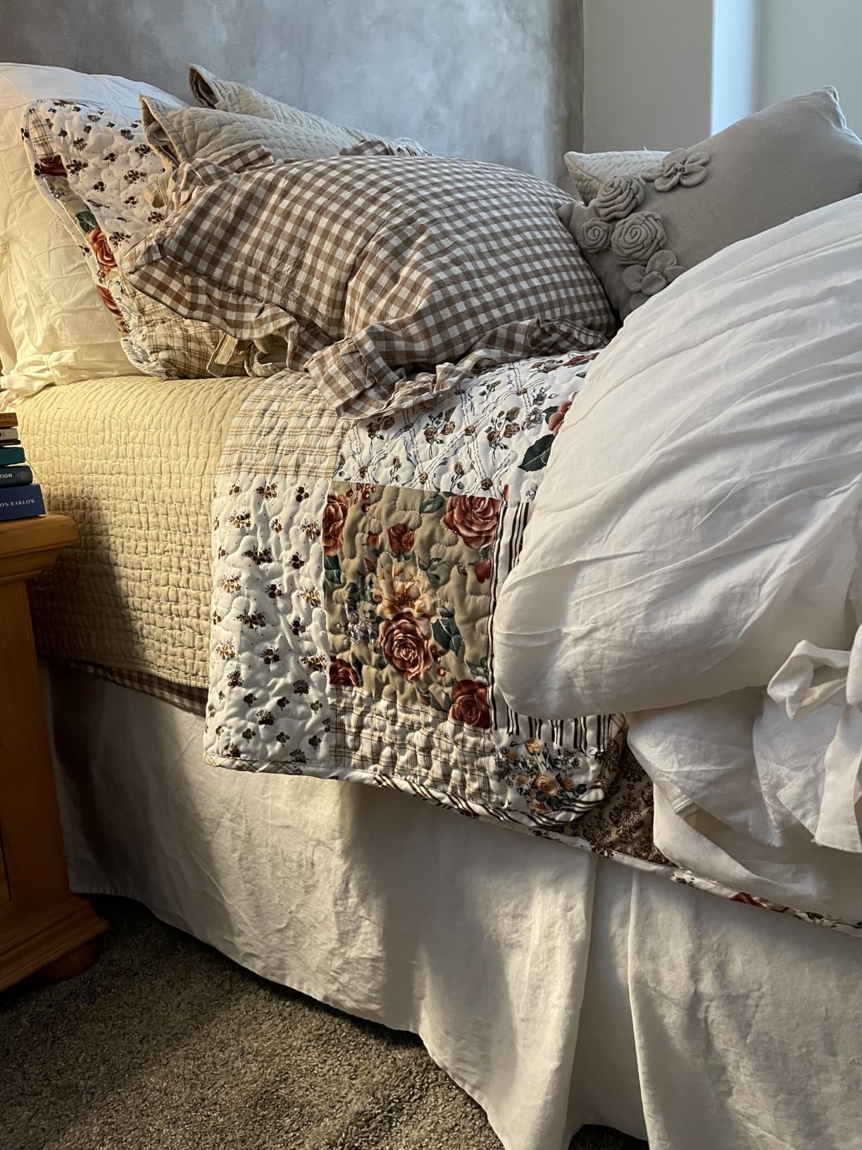 Best Season 100% Cotton Printed Queen Sheets Set (White Floral) 4 Piece - Percale Bed Sheets for Queen Size Bed - Deep Pocket Fits 16