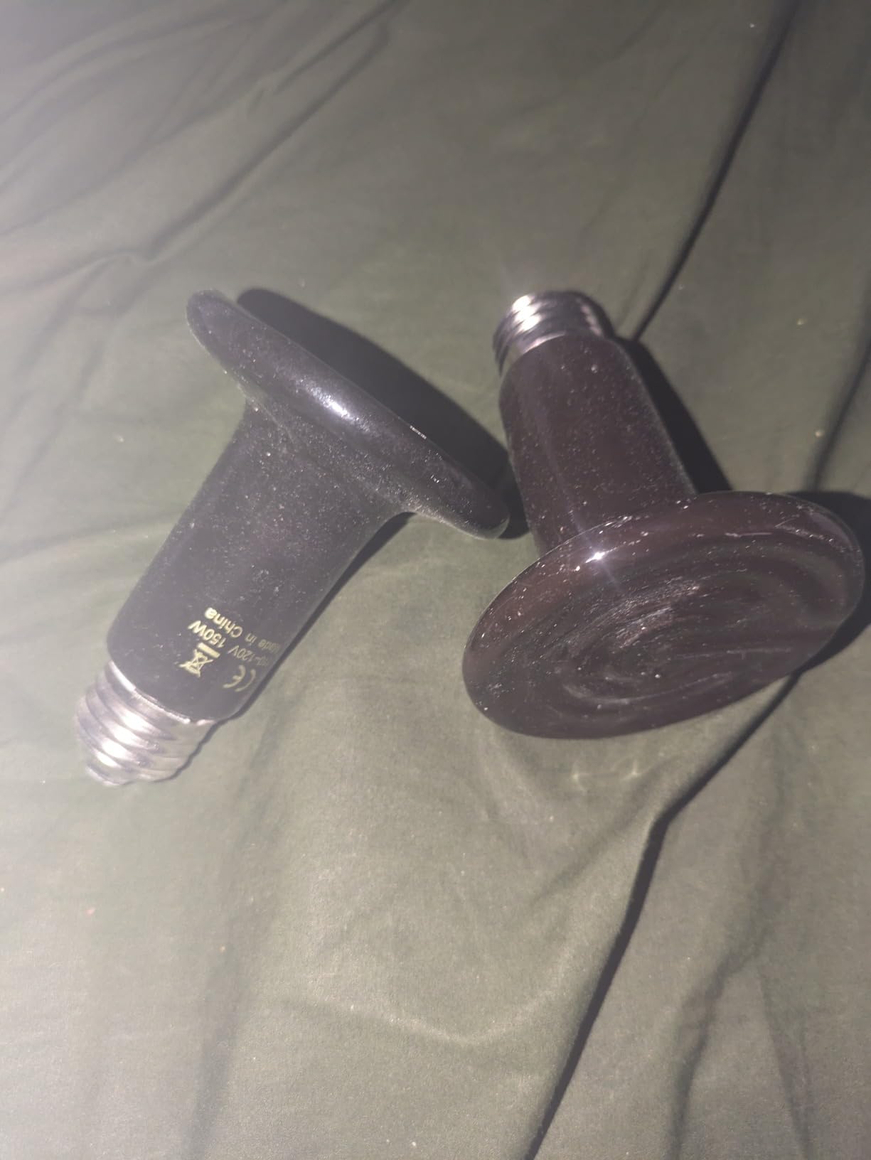 DOMICA 150W 2 Pack Reptile Heat Bulb, Beared Dragon Ceramic Heat Emitter, E26 No Light Night Use Heater Bulbs for Turtle, Lizard, Snake, Amphibians, Pet Brooder Coop Chicken (150W-Large Tank) customer photo 1