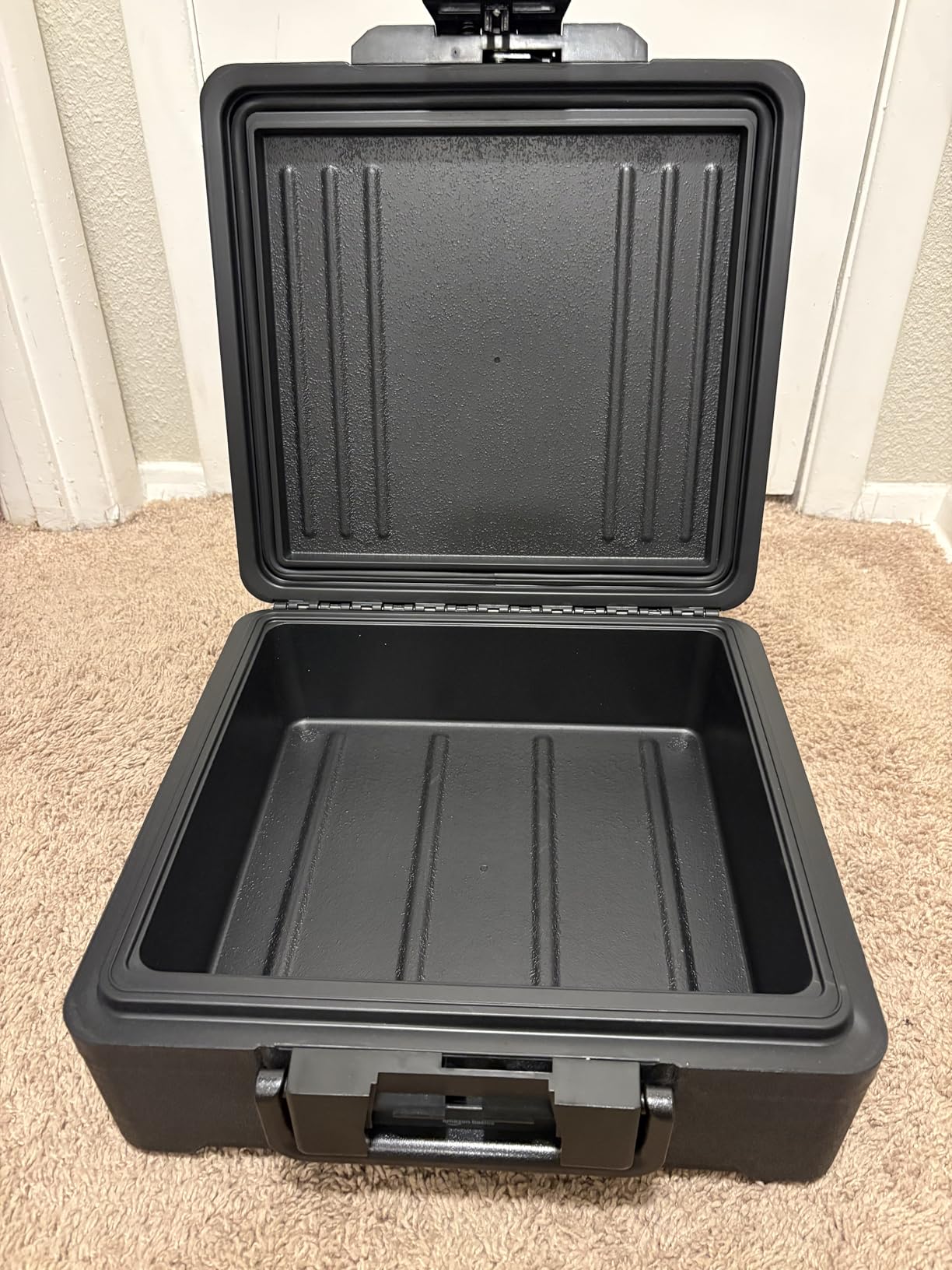 Amazon Basics Fire-Resistant Waterproof Fire Chest with Mechanical Key, Protects During Floods, 0.39 cu. ft, Black customer photo 1