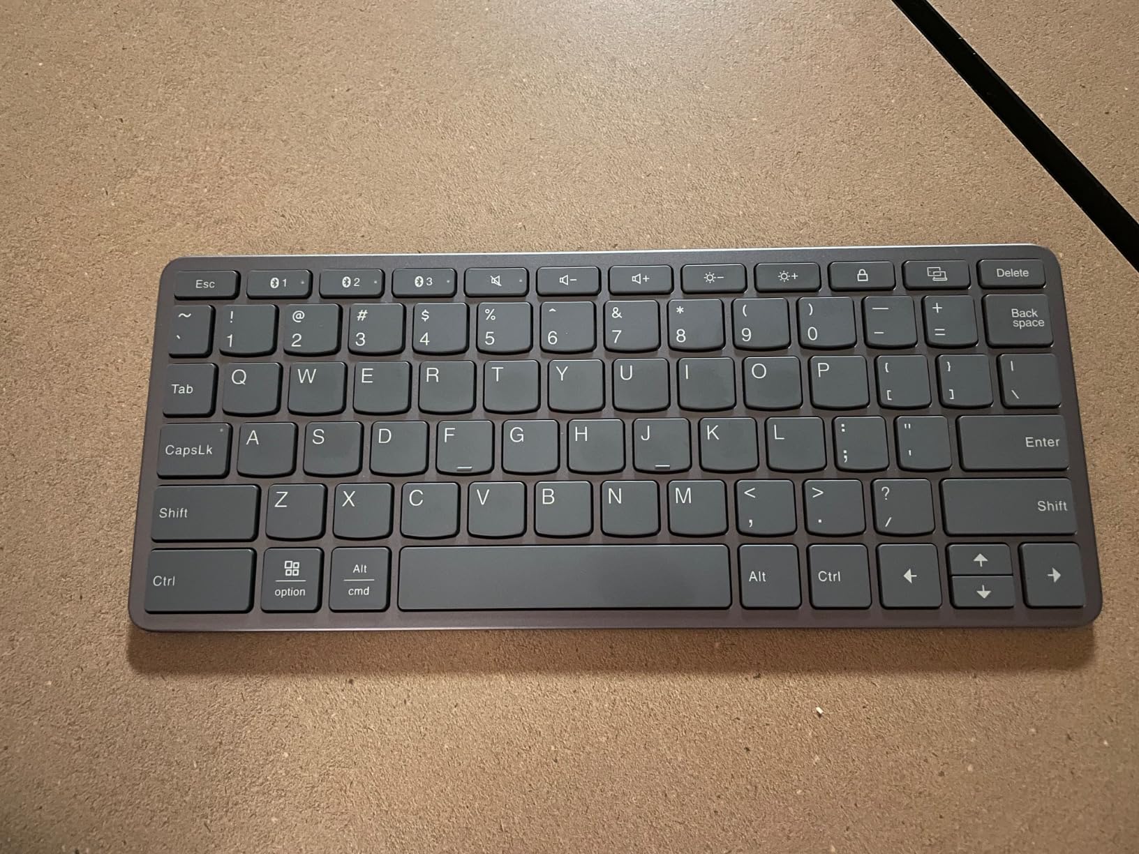 Lenovo Multi-Device Wireless Bluetooth Keyboard, Iron Grey customer photo 2
