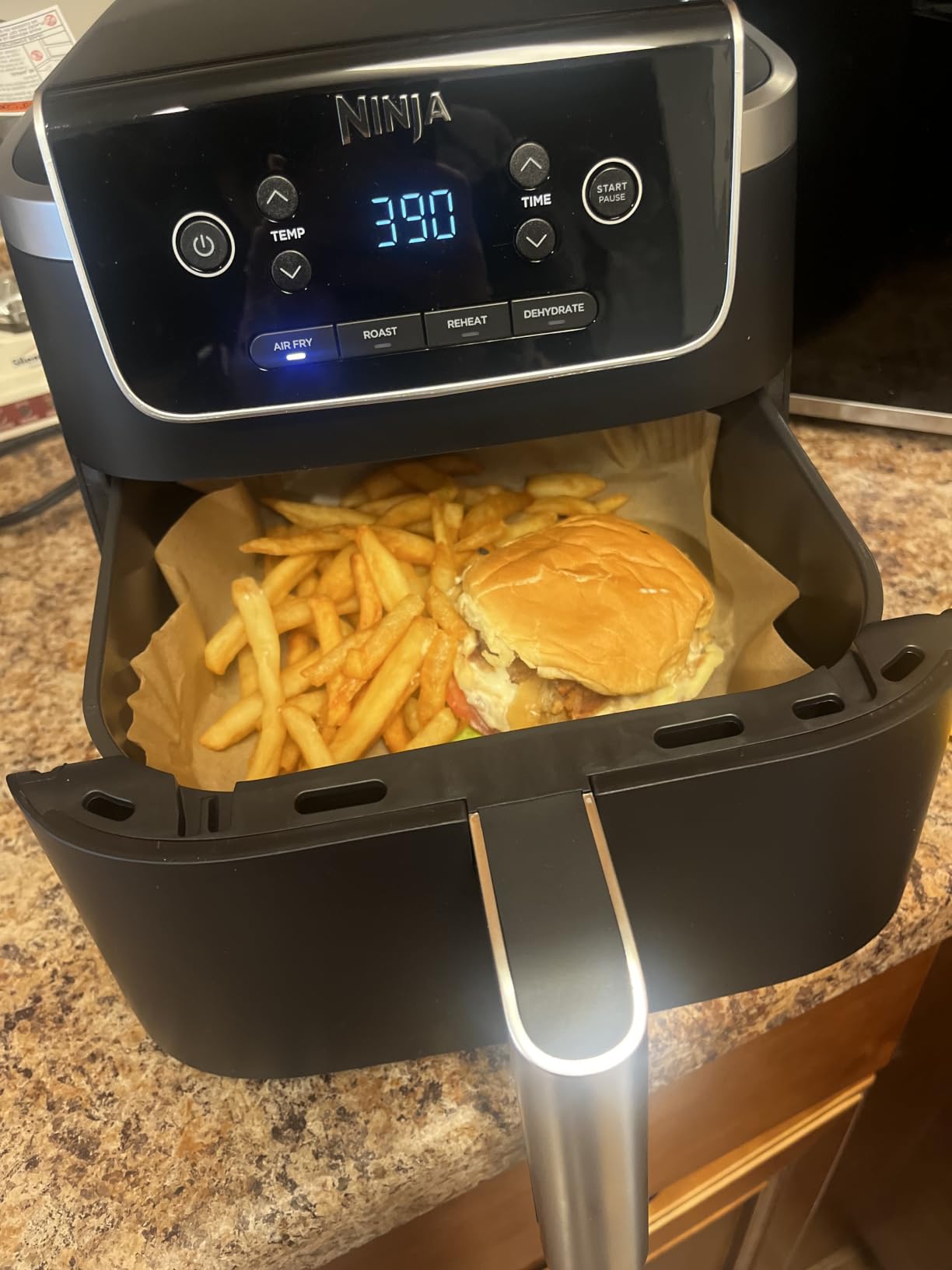 Ninja Air Fryer Pro, 5 Qt, 5-in-1, Grey, AF142 customer photo 1