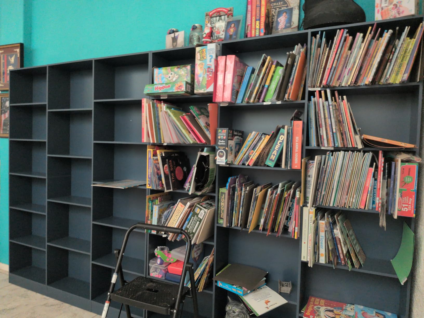 FACBOTALL Triple Wide Bookshelf, Large Bookshelf with 17 Display Shelves customer photo 2