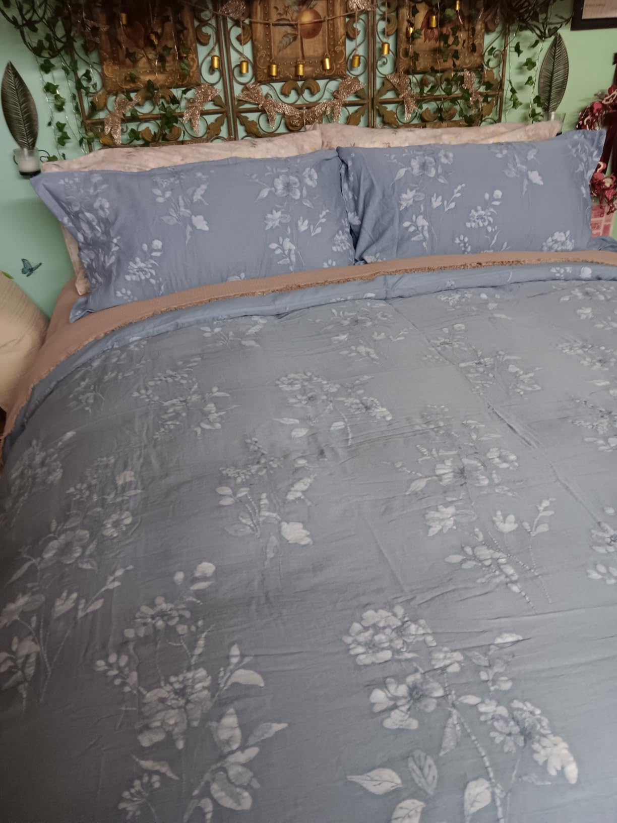 Pacific Coast Goose Feather Down Fiber Comforters Twin Size, Heavyweight Thickened Winter Duvet Insert, Ultra-Soft, Fluffy, Breathable, Hotel Luxury Bedding Comforters, 8 Tabs, 68
