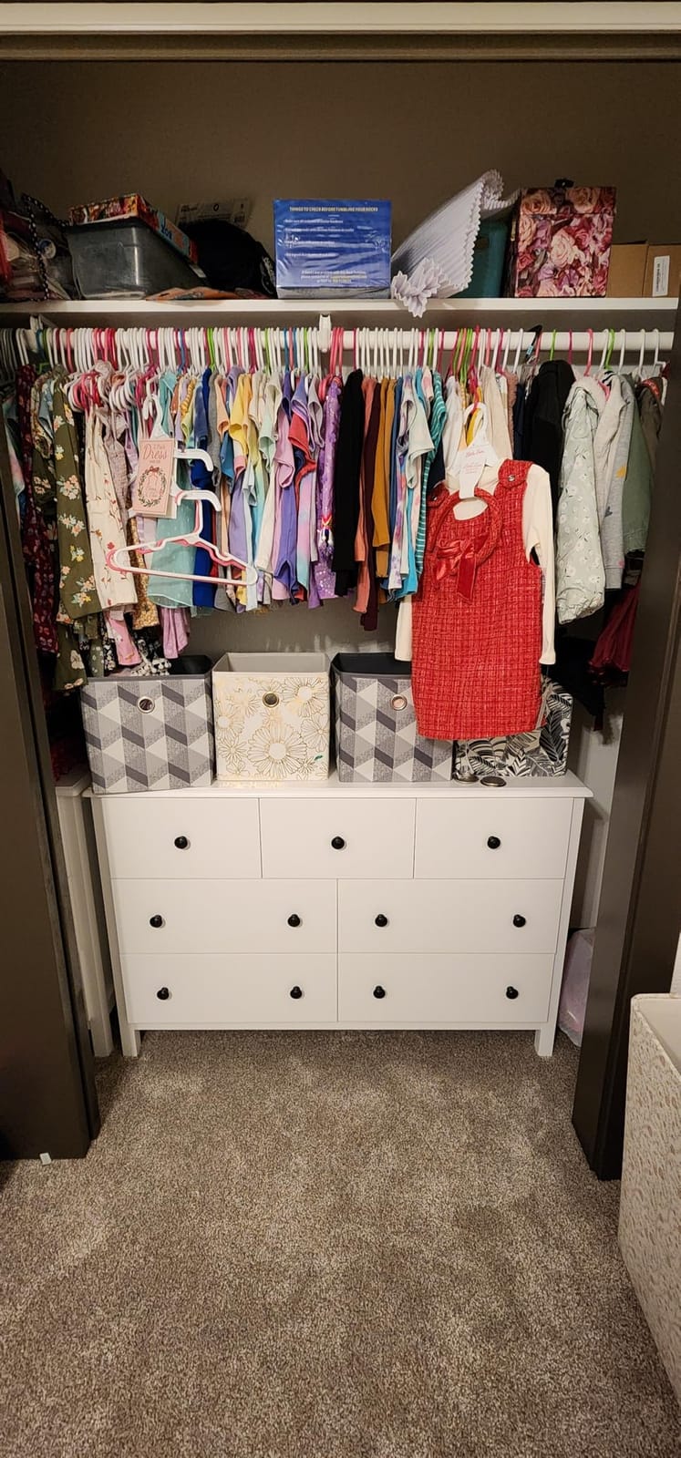 HOUROM Walnut Dresser for Bedroom,47