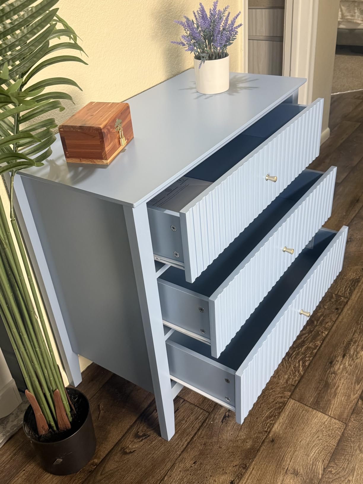 RoyalCraft 6 Drawer Dresser with Lighted Mirror, Blue Fluted Modern Wood Chest of Drawers, Long Dresser for Bedroom Storage customer photo 2